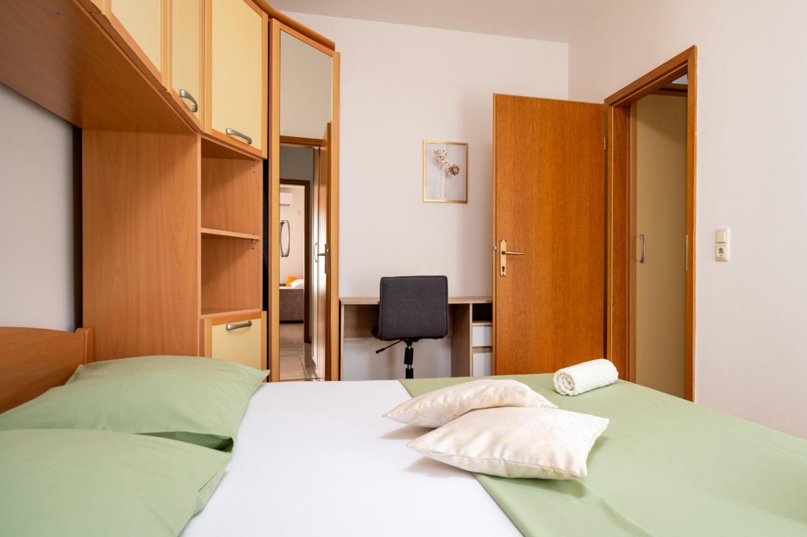 Apartment Anita โตรกีร์ ภายนอก รูปภาพ